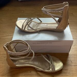 Woman’s sparkly gold sandal, 7.5 size, Dream Paris